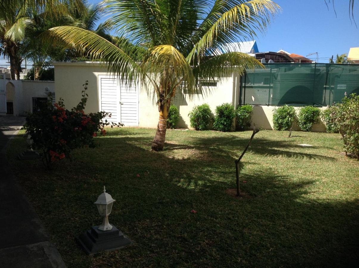 Lovely Apartment In Flic En Flac, Close To The Beach And All Amenities. Exterior photo