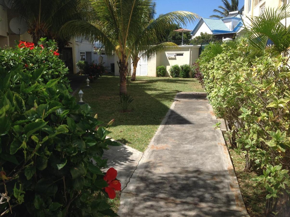 Lovely Apartment In Flic En Flac, Close To The Beach And All Amenities. Exterior photo