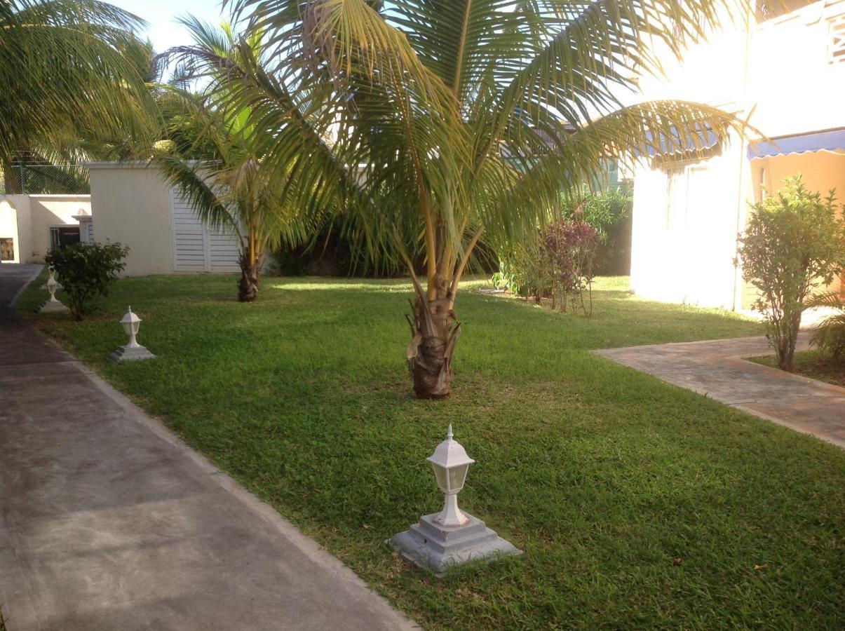 Lovely Apartment In Flic En Flac, Close To The Beach And All Amenities. Exterior photo