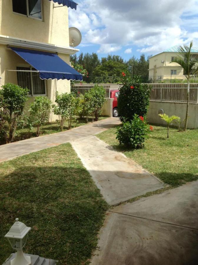 Lovely Apartment In Flic En Flac, Close To The Beach And All Amenities. Exterior photo