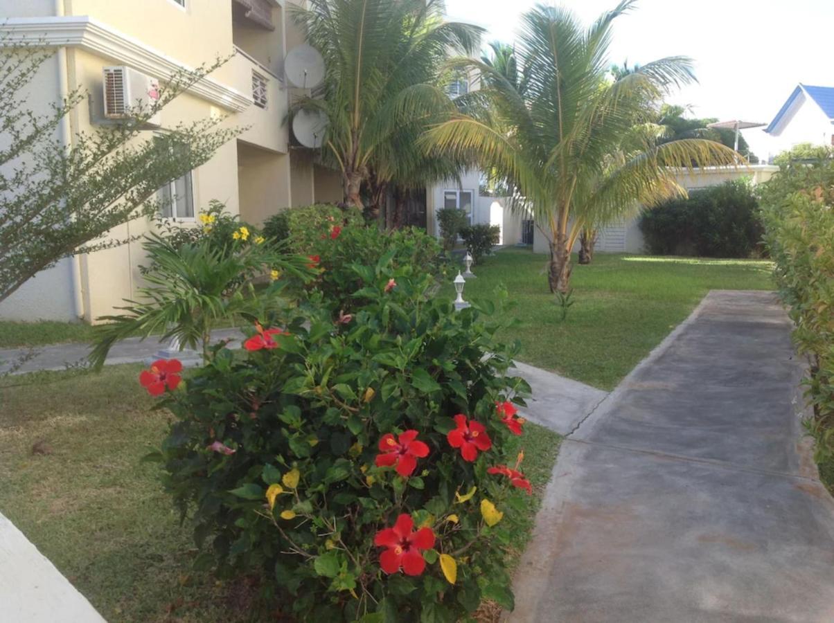 Lovely Apartment In Flic En Flac, Close To The Beach And All Amenities. Exterior photo